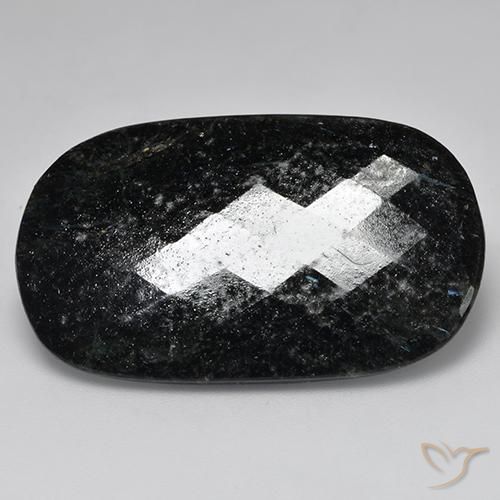 27.33克拉天然Nuummite，软垫，不透明