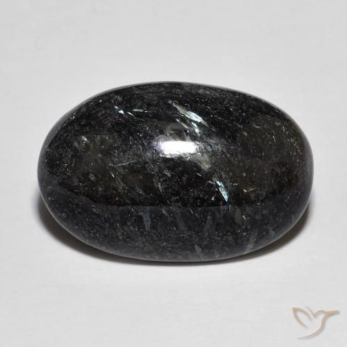 13.93克拉天然Nuummite，椭圆形，不透明