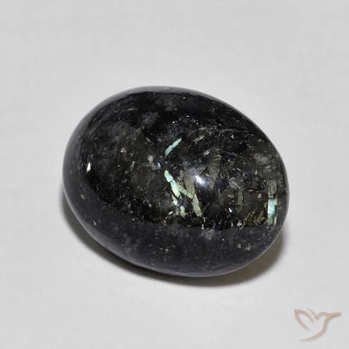 8.46克拉天然Nuummite，椭圆形，不透明