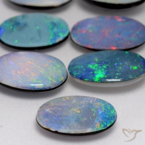 0.88克拉天然蛋白石双峰，椭圆形，不透明