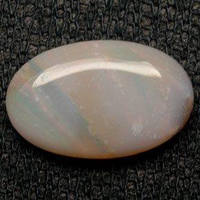 2.46克拉天然多色欧泊，椭圆形切割，14.7×9.3毫米，不透明