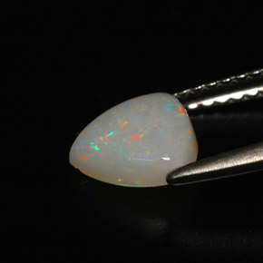 0.75克拉天然多色欧泊，透明，7.1×7.2毫米，透明/半透明