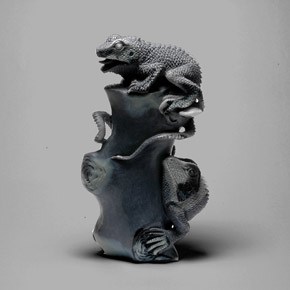 670.74克拉天然多色欧泊，异形，109.8×92.2毫米，不透明