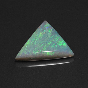 3.97克拉天然多色欧泊，三角形，15.1×14.8毫米，半透明