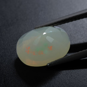 2.90克拉天然多色欧泊，椭圆形切割，12×9.3毫米，半透明