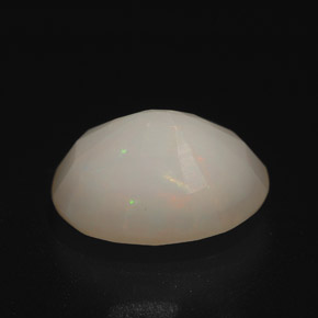 2.90克拉天然多色欧泊，椭圆形切割，11.8×9毫米，半透明