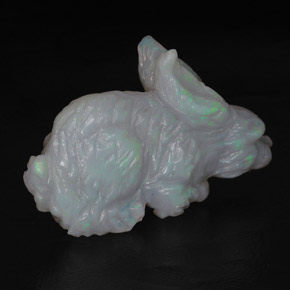 33.35克拉天然多色欧泊，异形，36.3×21.8毫米，半透明