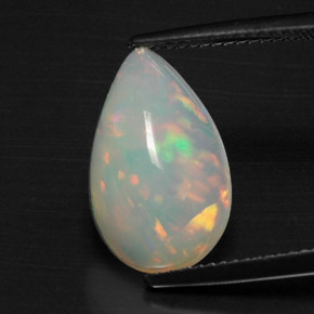 3.87克拉天然多色欧泊，梨形，15.9×10毫米，半透明