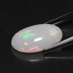 5.49克拉天然多色欧泊，椭圆形切割，17.2×11.1毫米，不透明