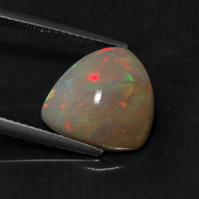 4.22克拉天然多色欧泊，三角形，13.1×12.6毫米，不透明