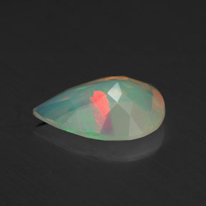 1.53克拉天然多色欧泊，梨形，11.8×8.1毫米，透明