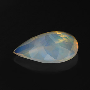 1.98克拉天然多色欧泊，梨形，13.2×8.2毫米，透明
