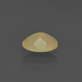 0.48克拉天然多色欧泊，椭圆形切割，7.1×5.1毫米，半透明