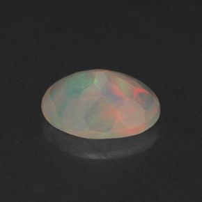 0.64克拉天然多色欧泊，透明，7.7×5.8毫米，透明/半透明