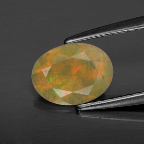 0.61克拉天然多色欧泊，透明，8.2×6.2毫米，透明/半透明