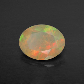 0.72克拉天然多色欧泊，透明，7.9×6.1毫米，透明/半透明