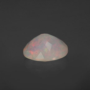 1.83克拉天然多色欧泊，椭圆形切割，10.2×8.2毫米，透明