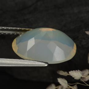 2.25克拉天然多色欧泊，椭圆形切割，12.3×8.9毫米，透明