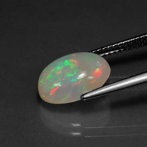 2.72克拉天然多色欧泊，椭圆形切割，12×9.1毫米，透明