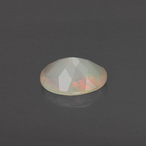 0.63克拉天然多色欧泊，透明，7.6×5.9毫米，透明/半透明