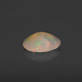 0.63克拉天然多色欧泊，透明，7.8×5.9毫米，透明/半透明