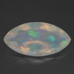 1.39克拉天然多色欧泊，马眼形，13.6×6.9毫米，透明
