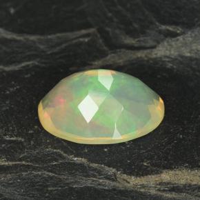 2.17克拉天然多色欧泊，椭圆形切割，11.8×9毫米，透明