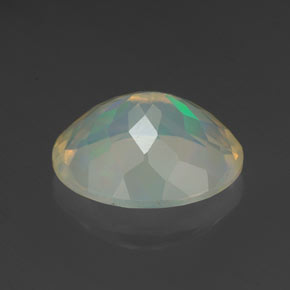 2.19克拉天然多色欧泊，椭圆形切割，11.2×9.1毫米，透明