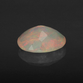 1.53克拉天然多色欧泊，椭圆形切割，10×7.7毫米，半透明