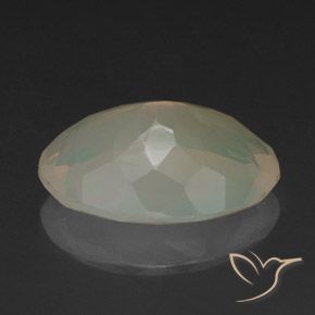 1.74克拉天然蛋白石，椭圆形，透明