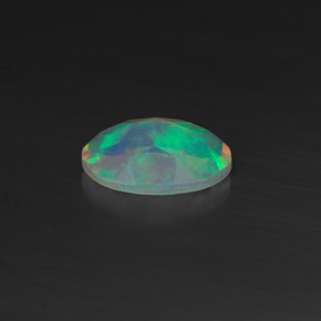 0.44克拉天然多色欧泊，椭圆形切割，7.1×5毫米，透明