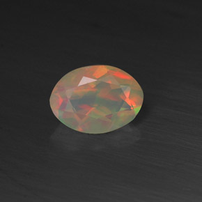 0.50克拉天然多色欧泊，透明，7.1×5.1毫米，透明/半透明