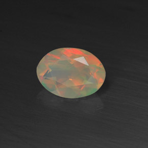 0.50克拉天然多色欧泊，透明，7.1×5.1毫米，透明/半透明