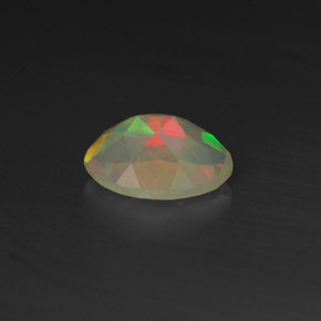 0.50克拉天然多色欧泊，透明，7.1×5.1毫米，透明/半透明