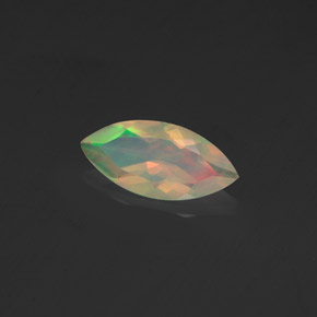 0.56克拉天然多色欧泊，马眼形，10.5×4.9毫米，透明