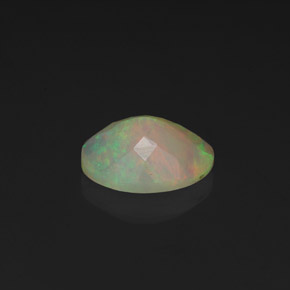 0.98克拉天然多色欧泊，透明，9×7.1毫米，透明/半透明