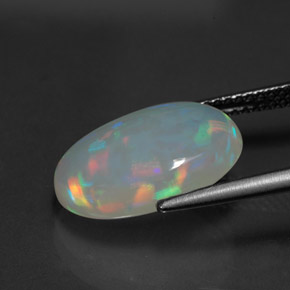 3.97克拉天然多色欧泊，椭圆形切割，14.9×10.5毫米，透明