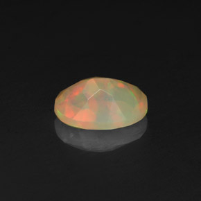 0.50克拉天然多色欧泊，透明，7×5.1毫米，透明/半透明
