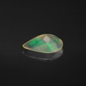 0.87克拉天然多色欧泊，梨形，10×6.5毫米，透明
