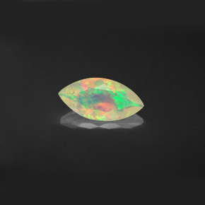 0.86克拉天然多色欧泊，马眼形，11.7×5.8毫米，透明