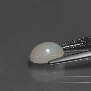0.95克拉天然多色欧泊，透明，8.2×6.2毫米，透明/半透明