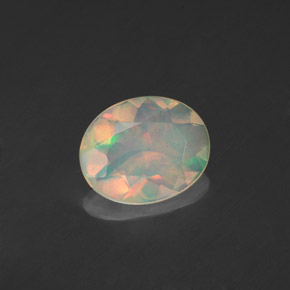 0.80克拉天然多色欧泊，透明，8.7×7.1毫米，透明/半透明