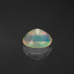 0.59克拉天然多色欧泊，透明，7.1×5毫米，透明/半透明
