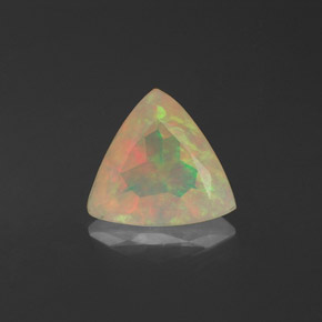 0.82克拉天然多色欧泊，透明，8.3×7.7毫米，透明/半透明