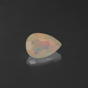 0.38克拉天然多色欧泊，透明，7.1×4.9毫米，透明/半透明