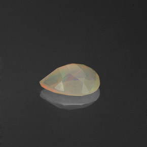 0.38克拉天然多色欧泊，透明，7.1×4.9毫米，透明/半透明
