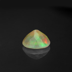 0.85克拉天然多色欧泊，透明，8×6.1毫米，透明/半透明