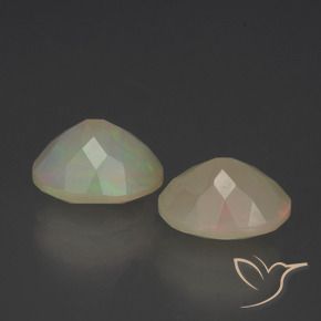 1.82克拉天然蛋白石，椭圆形，半透明