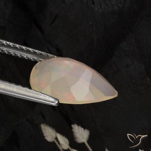1.42克拉天然蛋白石，梨形，半透明