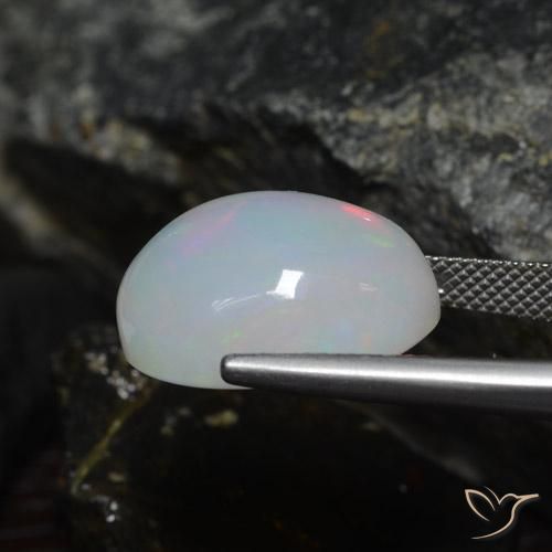 13.64克拉天然蛋白石，椭圆形，半透明